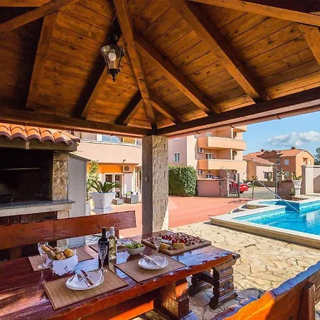 Вилла Family House Seamare I