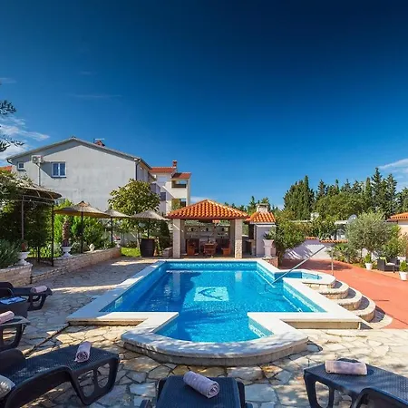 Вилла Family House Seamare I *